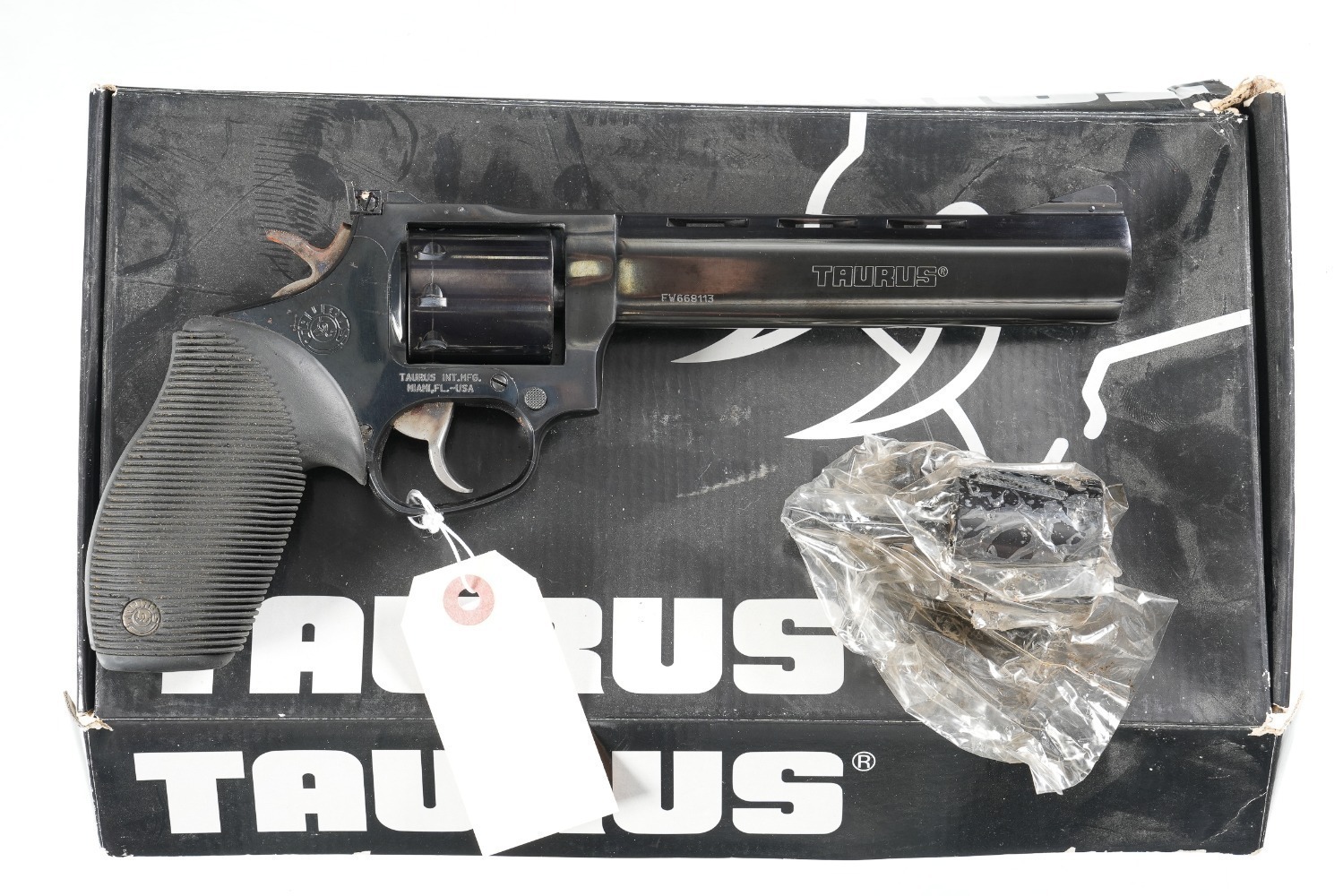 Taurus Tracker Revolver .22 lr/.22 mag