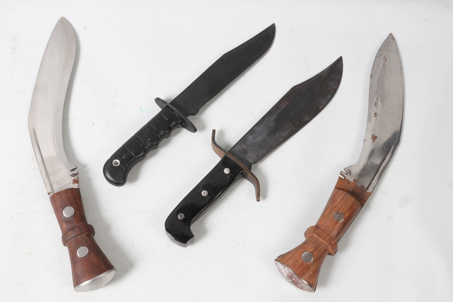 4 large fixed blade knives